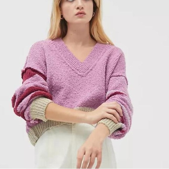 ✨vneck sweater✨ - Picture 1 of 4